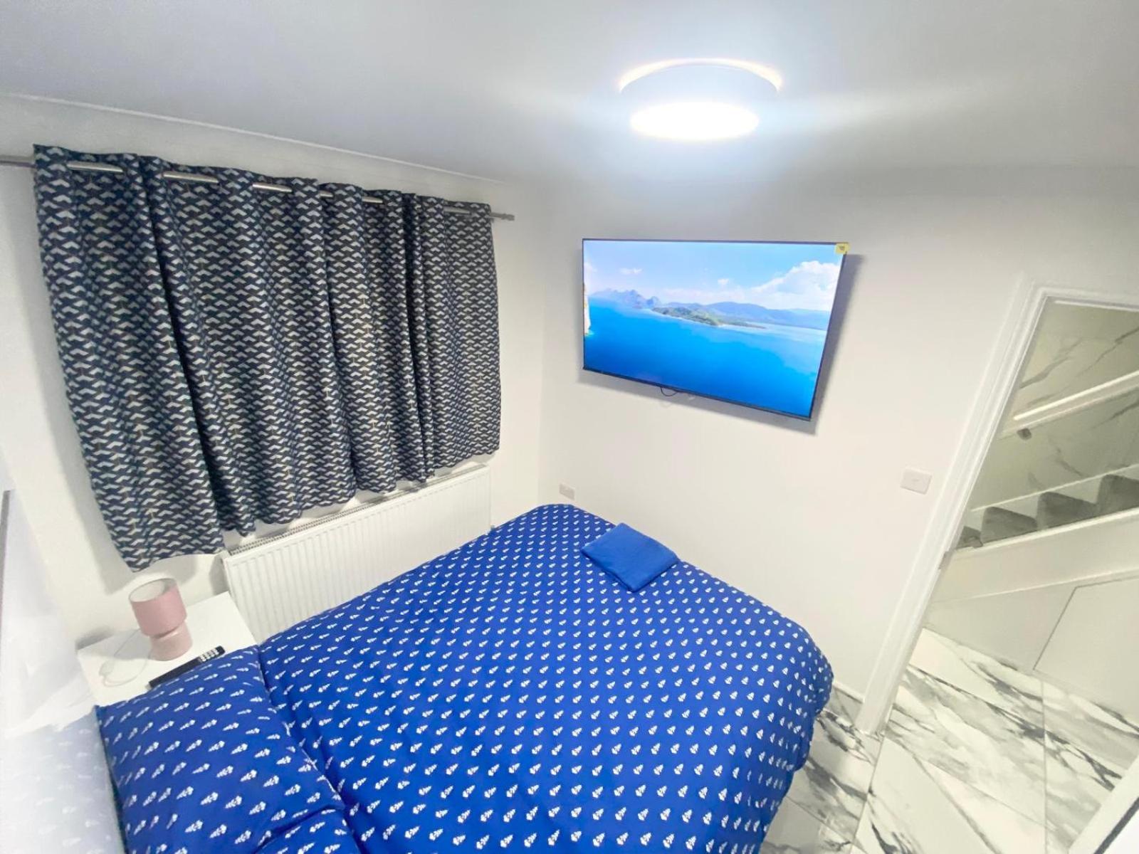 The Royal Boutique Regent By , Sleep 8 Case de vacanță